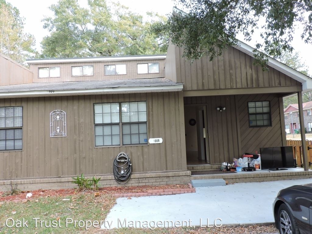 Primary Photo - 100 Langley Dr