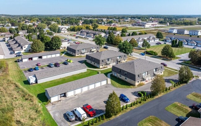 Building Photo - Private Entry 2 Bed/1 Bath Apartment!