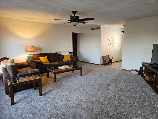 Building Photo - 5504 Bastian Blvd