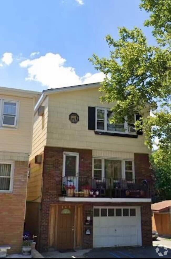 Building Photo - 145 Pamrapo Ave