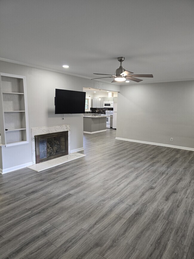 Foto del edificio - 420 Downey Pl