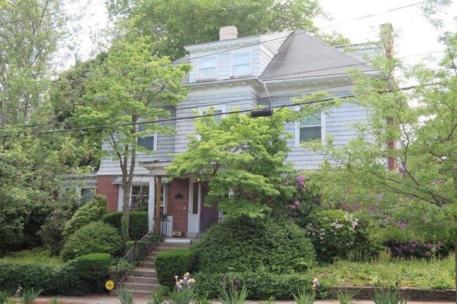 Building Photo - 66 Cole Ave