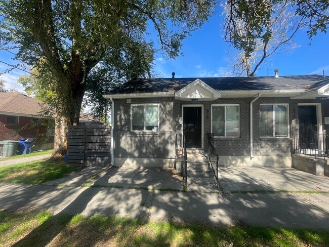 Foto del edificio - 679 E Downington Ave