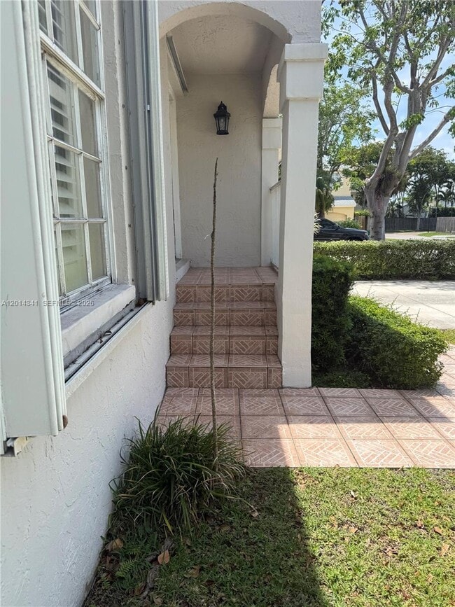 Building Photo - 10161 SW 117th Ct