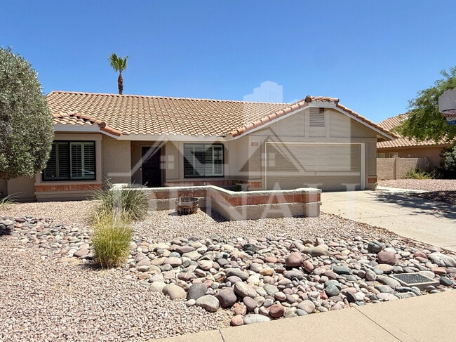 Building Photo - 1211 E Drake Dr