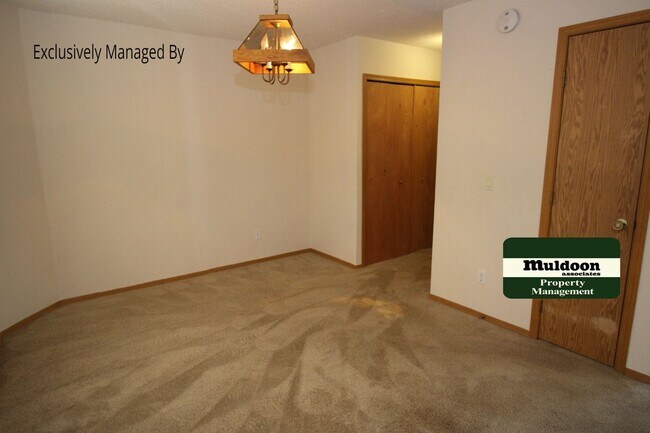 Foto del edificio - Coming Soon! Comfortable Townhome!