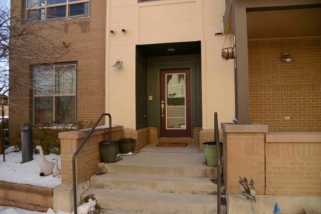 Foto del edificio - 443 S Quay St