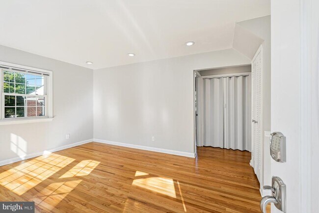 Foto del edificio - 4107 Mitscher Ct