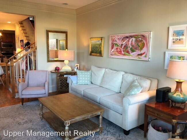 Building Photo - 3 br, 2 bath Apartment - 6050 Laurel St 60...