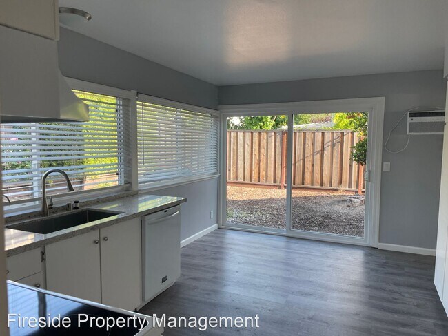 Building Photo - 4 br, 2 bath House - 6256 Mahan Dr