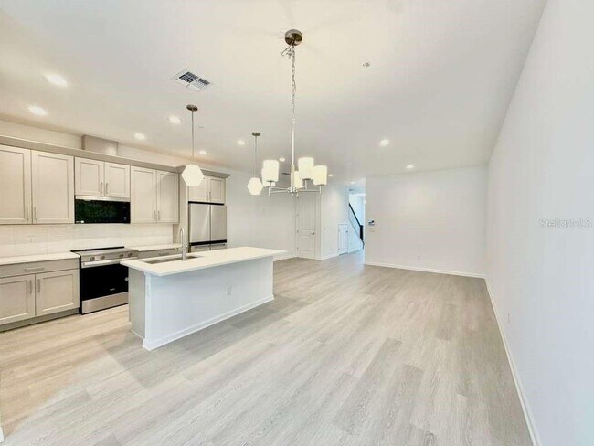 Foto del edificio - 1866 Falconhurst Ln