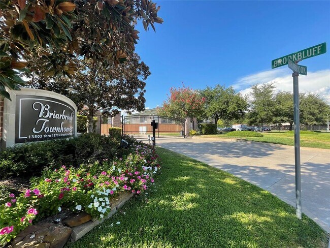 Foto del edificio - 13719 Brookbluff Ln