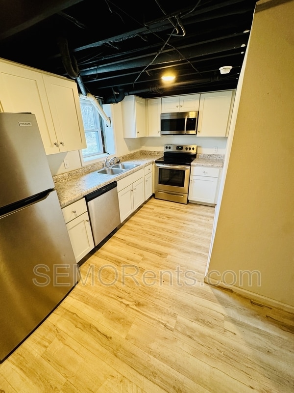 Building Photo - 1310 MO-34