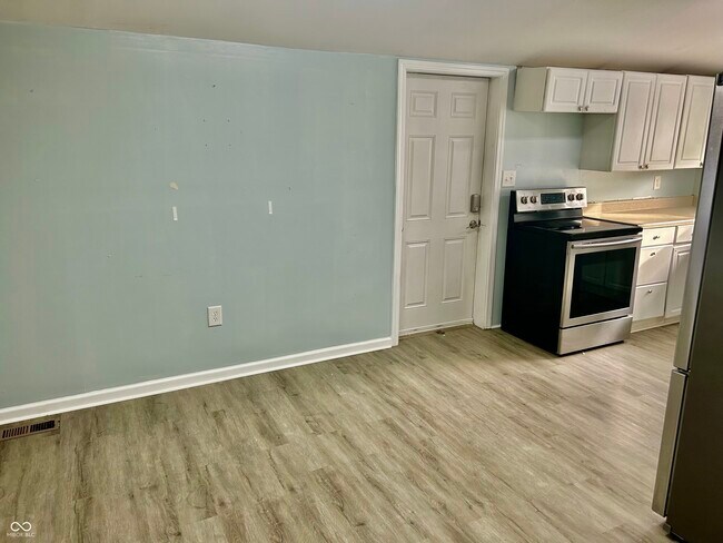 Foto del edificio - 153 N Vaught St