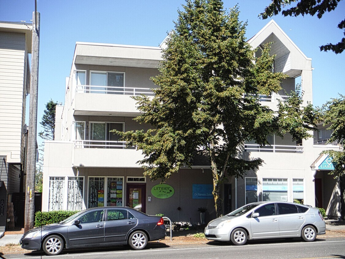 Primary Photo - 6015 California Ave SW