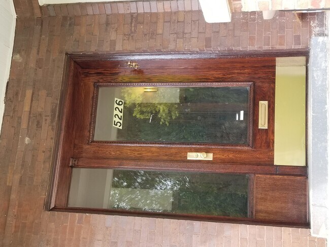Foto del edificio - 5226 W Hutchinson St