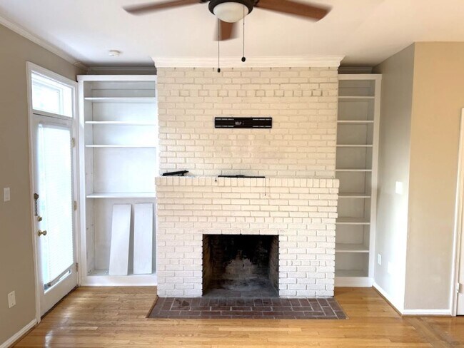 Building Photo - !!Gorgeous 1BR Apartment near South Capito...