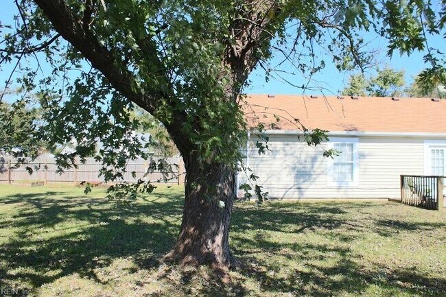 Building Photo - 1604 Big Springs Pl