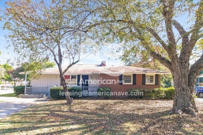 Building Photo - 2204 5th Ave