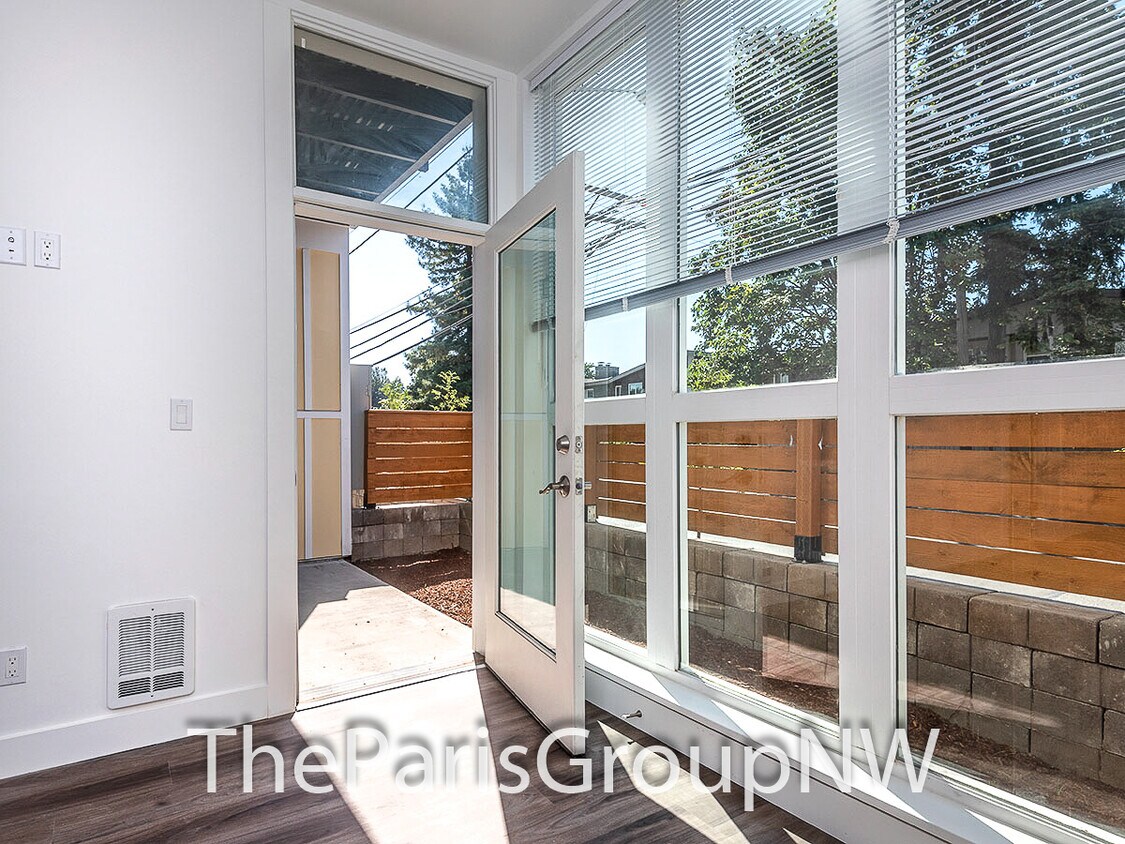 Foto principal - 3108 NE 145th St