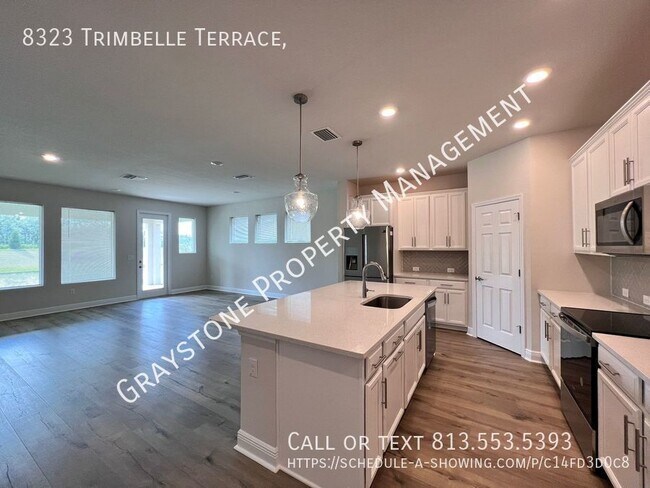 Foto del edificio - 3 Bed, 2 Bath Modern Luxury Home in Gated ...