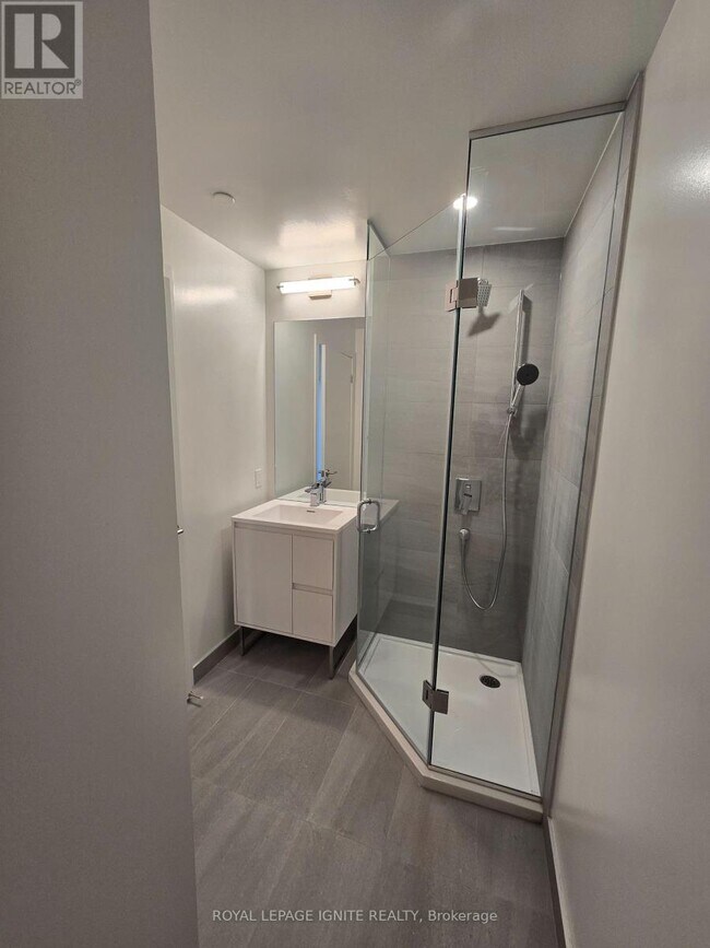 Building Photo - 5 Quarrington Ln