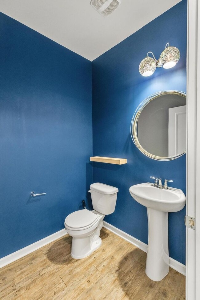 Building Photo - 50% off the  1st months rent with a big be...