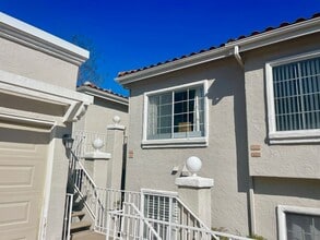 Building Photo - 1622 Via Caminar