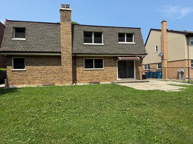 Building Photo - 901 E Ardyce Ln