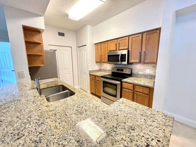 Foto del edificio - 9833 Baywinds Blvd