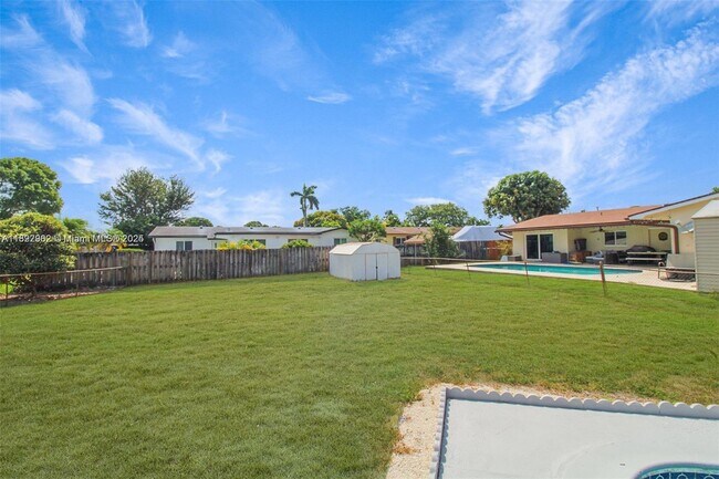 Foto del edificio - 8441 NW 18th St
