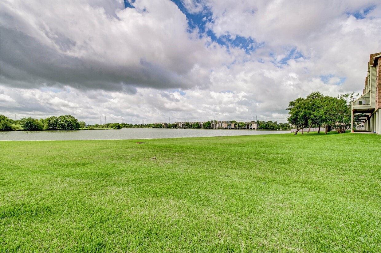 Foto principal - 18800 Egret Bay Blvd