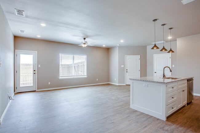 Building Photo - Like-New Construction 3/2/2 in Shallowater!