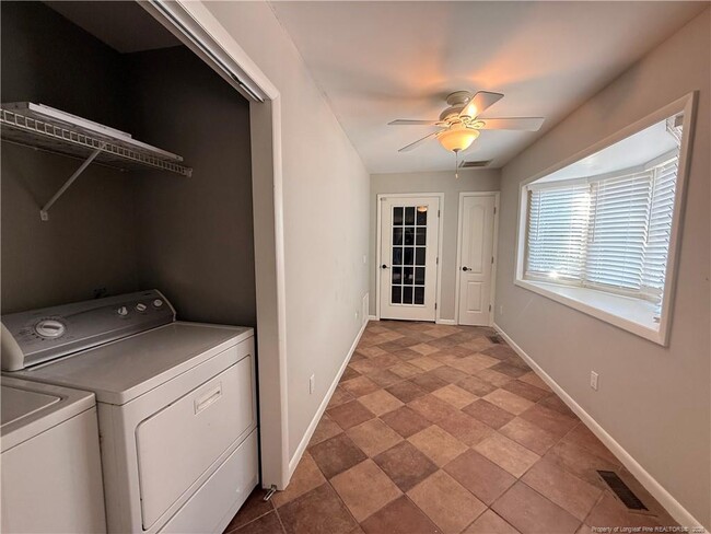 Building Photo - 848 Castleberry Ct