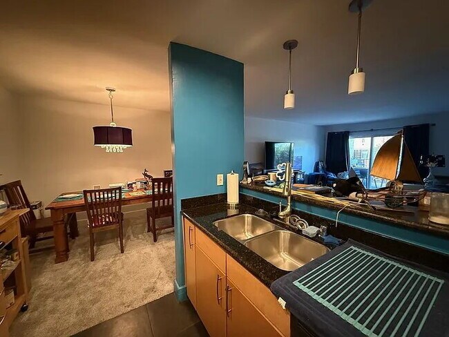 Foto del edificio - "Charming 1-Bed Oasis in San Diego's Heart – Your Perfect Urban Retreat!"