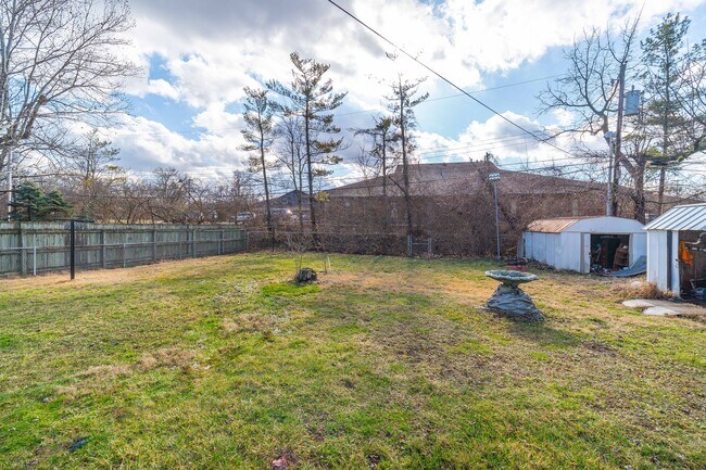 Foto del edificio - 491 Annadale Dr