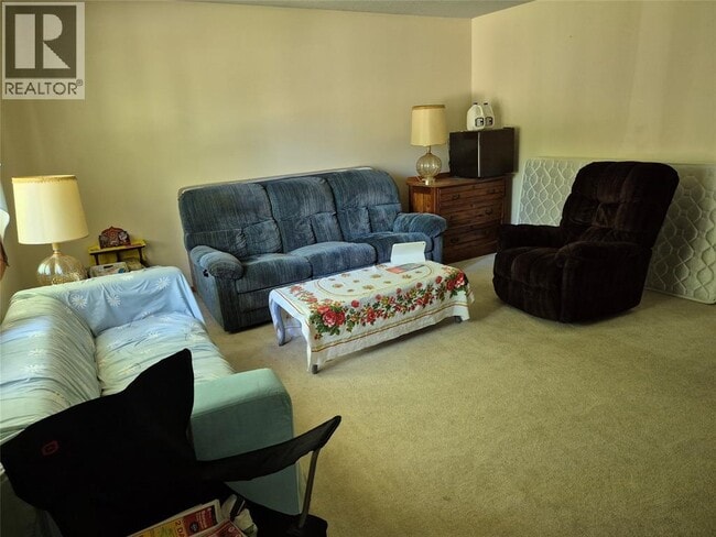 Building Photo - 437 Treewood Crescent