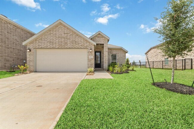 Building Photo - 27619 Village Cir Dr