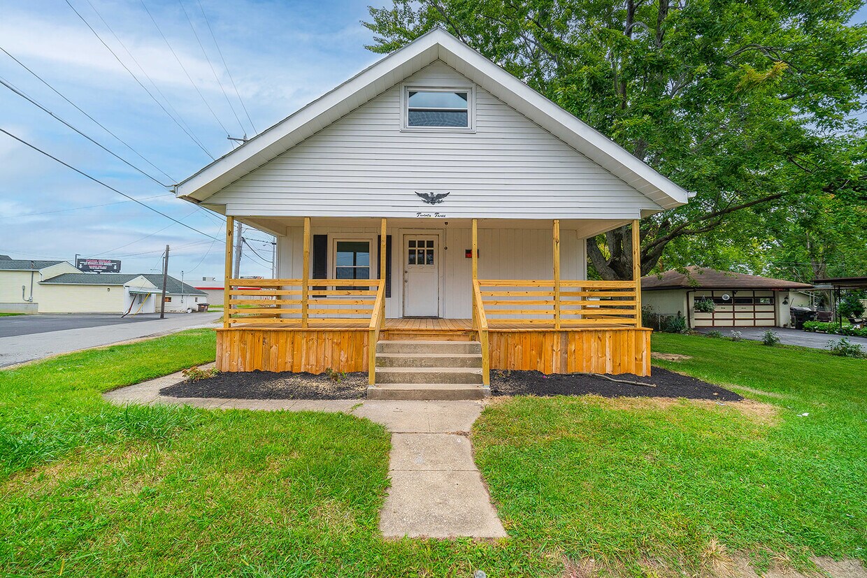 23 Buena Vista Ave, Columbus, OH 43228 House Rental in Columbus, OH