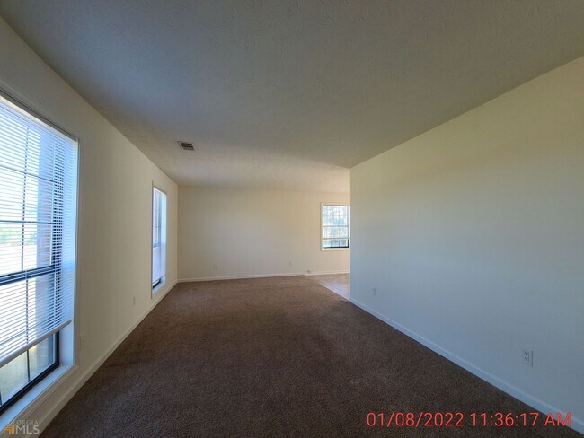 Building Photo - 3730 Hwy 81