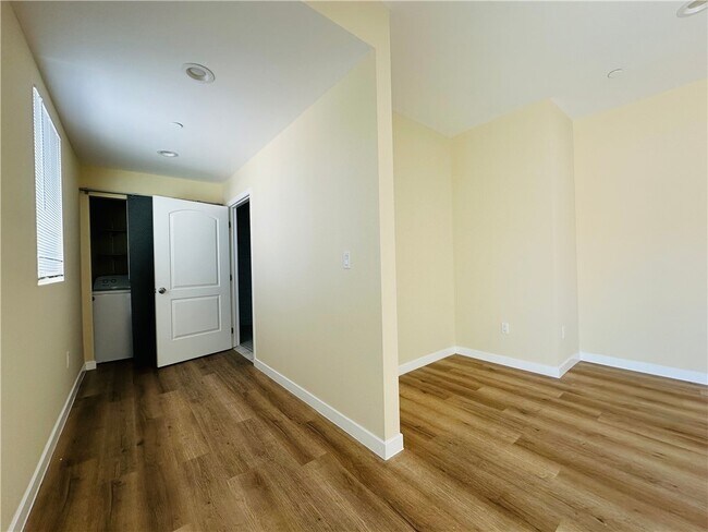 Foto del edificio - 1002 E 33rd St
