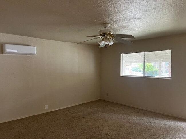 Photo - DARLING 2 BEDROOM HOUSE!!