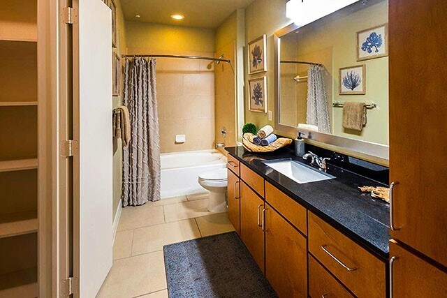 Building Photo - 5455 Richmond Ave.