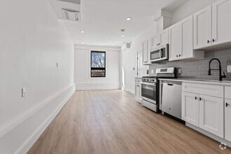 Building Photo - 1137 Washington St