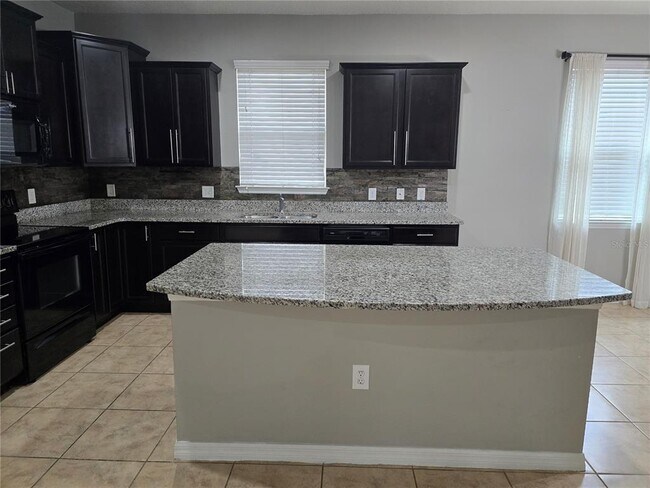 Building Photo - 3905 Baja Dr