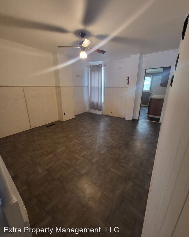 Building Photo - 3 br, 1 bath House - 320 Walnut Ave