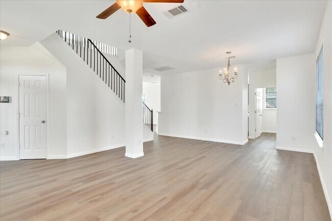 Building Photo - 1402 Grafton Ln