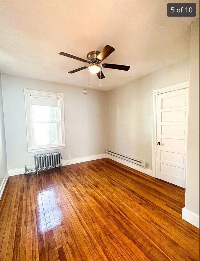 Unidad 2 - Dormitorio 1 - 19 Maple Tree Ln
