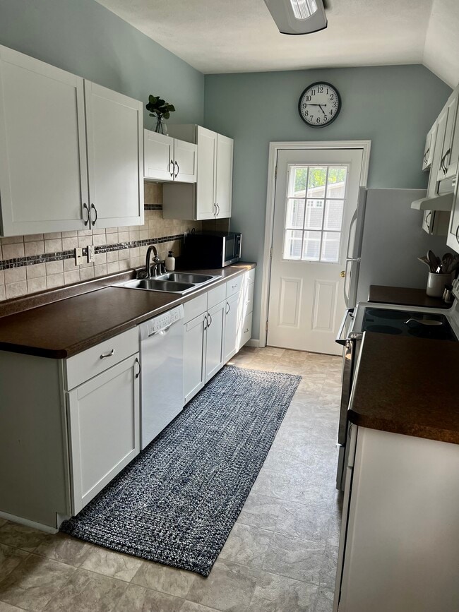 Building Photo - 304 Park St