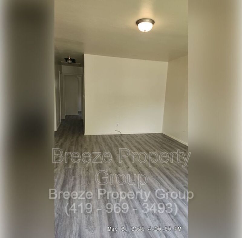 Primary Photo - 2074 Price St